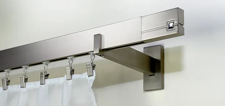 Karnisz przyklejany - nowoczesne podejście do montażu karnisza