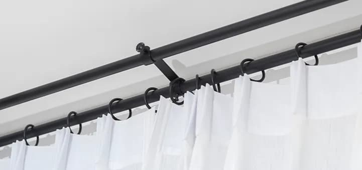 Modne karnisze: Najnowsze trendy i porady na sufitowe karnisze