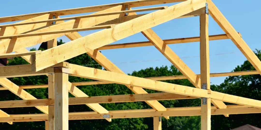 Jakie krokwie pod dachówkę musisz wybrać do swojego dachu? Kompendium