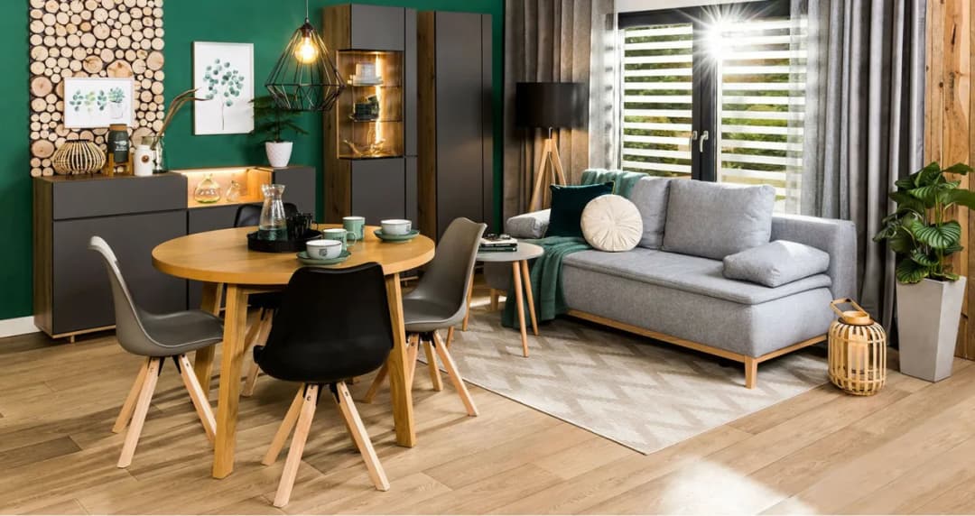 Jaki stół do małego salonu? 7 pomysłów na funkcjonalne meble