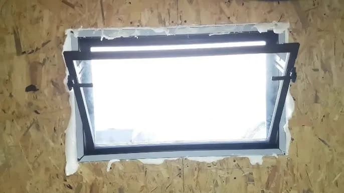 Jak wstawić okno w blaszaku? Poradnik krok po kroku