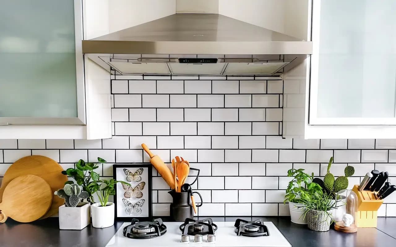 Klasa energetyczna E w okapie kuchennym - wpływ na rachunki i zużycie prądu