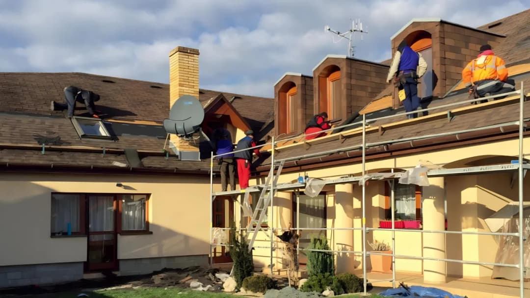 Kompletny poradnik jak naprawić dach z dachówki: 8 prostych kroków naprawy