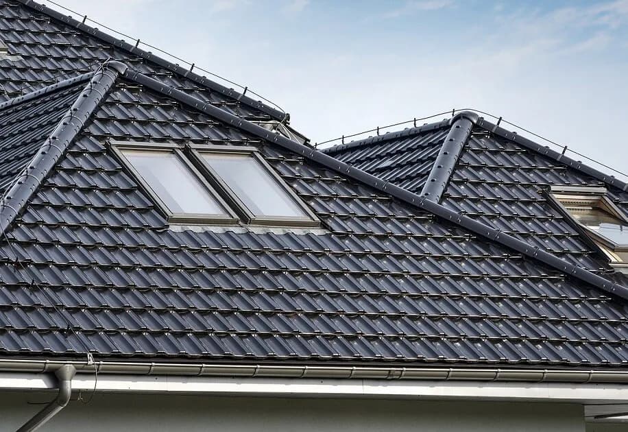 Jaka dachówka ceramiczna czy betonowa? Poznaj fakty przed zakupem